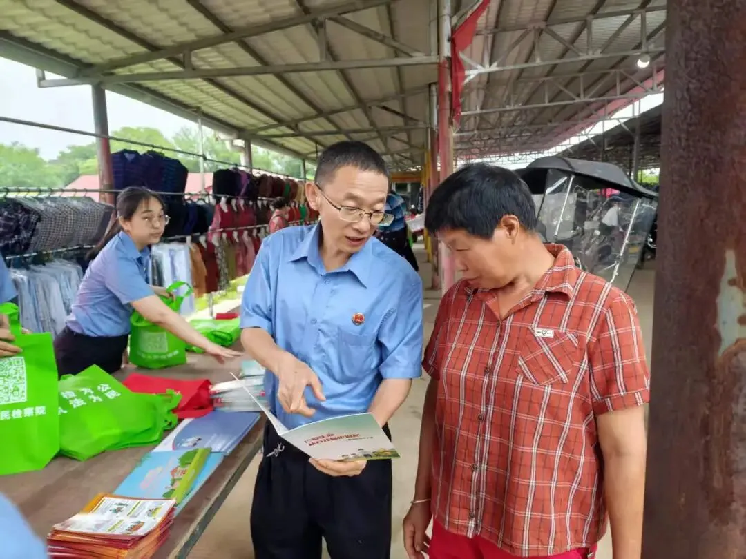 检爱同行 向阳生长｜湘潭县检察院开展未成年人保护普法宣传活动