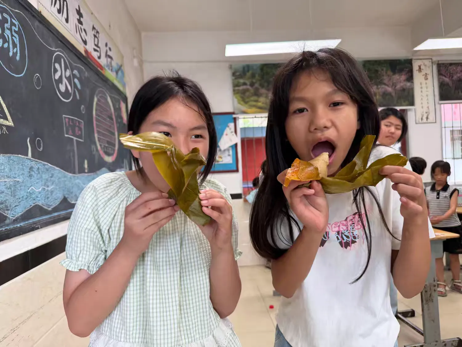简篇-传承文化 传递温暖 ——记杨麟爱心小学"粽香情浓"端午主题活动 传承文化 传递温暖 ——记上饶市广信区汪村学校杨麟爱心小学"粽香情浓"端午主题活动