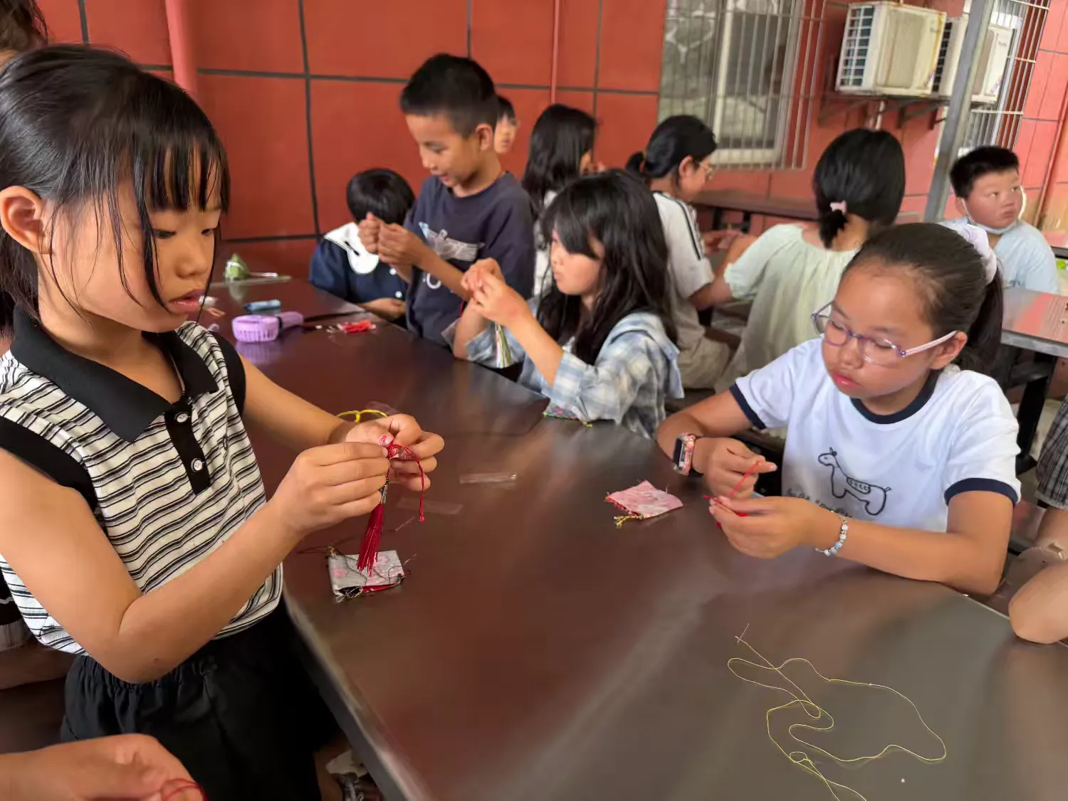 简篇-传承文化 传递温暖 ——记杨麟爱心小学"粽香情浓"端午主题活动 传承文化 传递温暖 ——记上饶市广信区汪村学校杨麟爱心小学"粽香情浓"端午主题活动