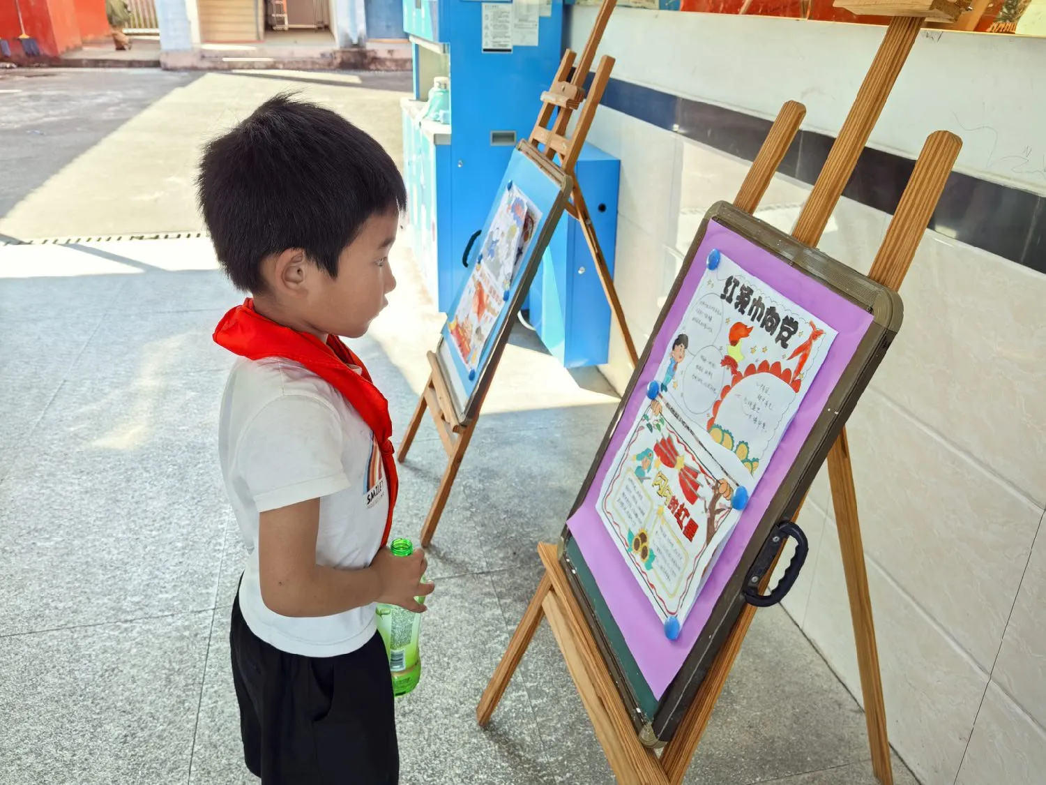 简篇-童心筑国防,笔墨绘家国—杨麟爱心小学国防教育主题班会暨手抄报评比活动纪实 童心筑国防,笔墨绘家国—江西上饶汪村学校杨麟爱心小学国防教育主题班会暨手抄报评比活动纪实