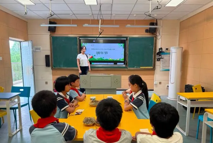 江西上饶朝阳中心小学开展端午节爱心驿站主题活动