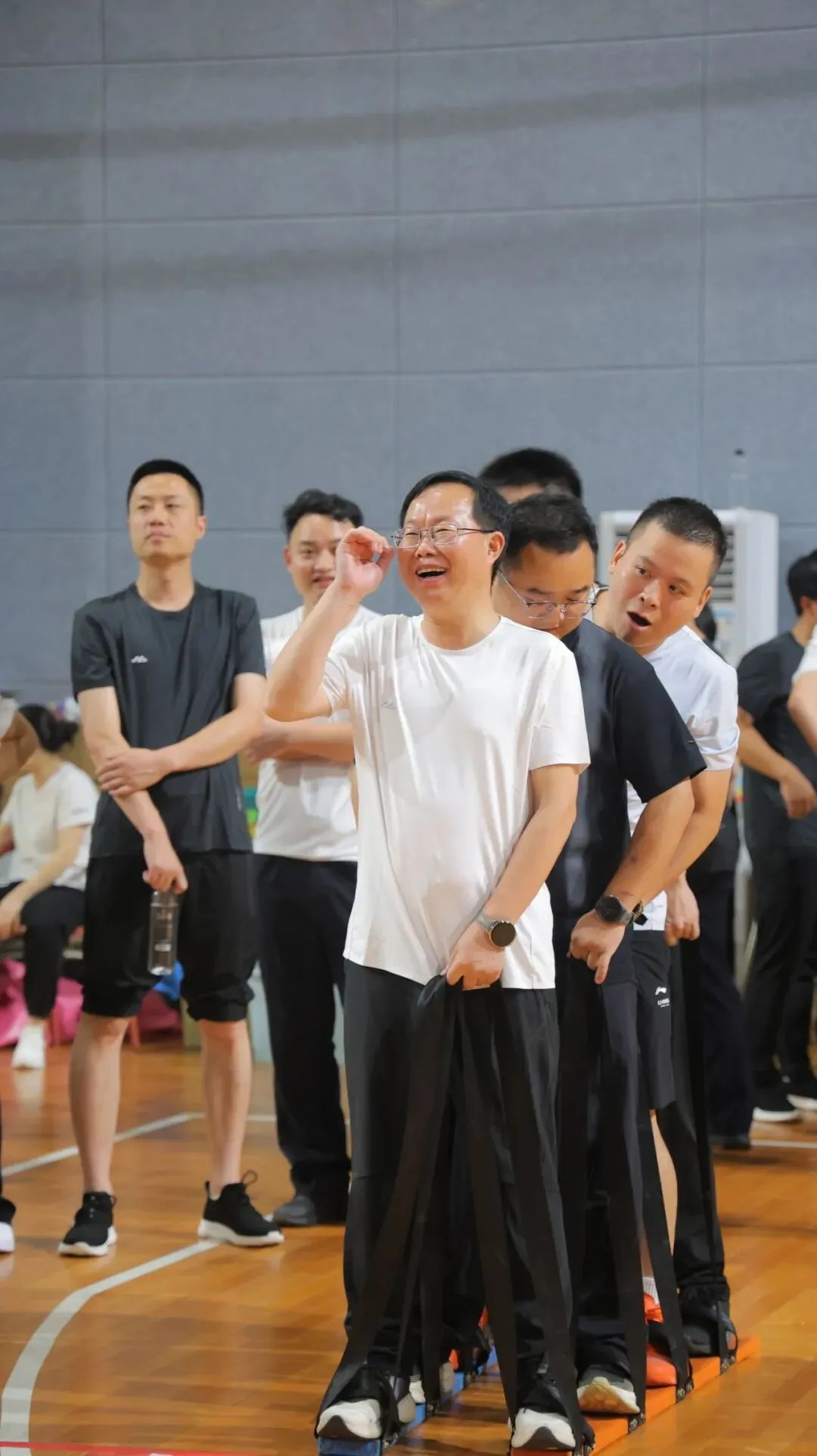 湘潭县人民法院工会举办"凝心铸法魂 趣动展风采"2026年趣味运动会
