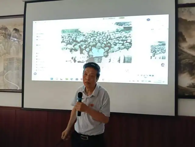 赓续伟人初心 传承韶山精神 ——韶山村离退休党支部开展纪念毛主席“故园行”67周年主题活动