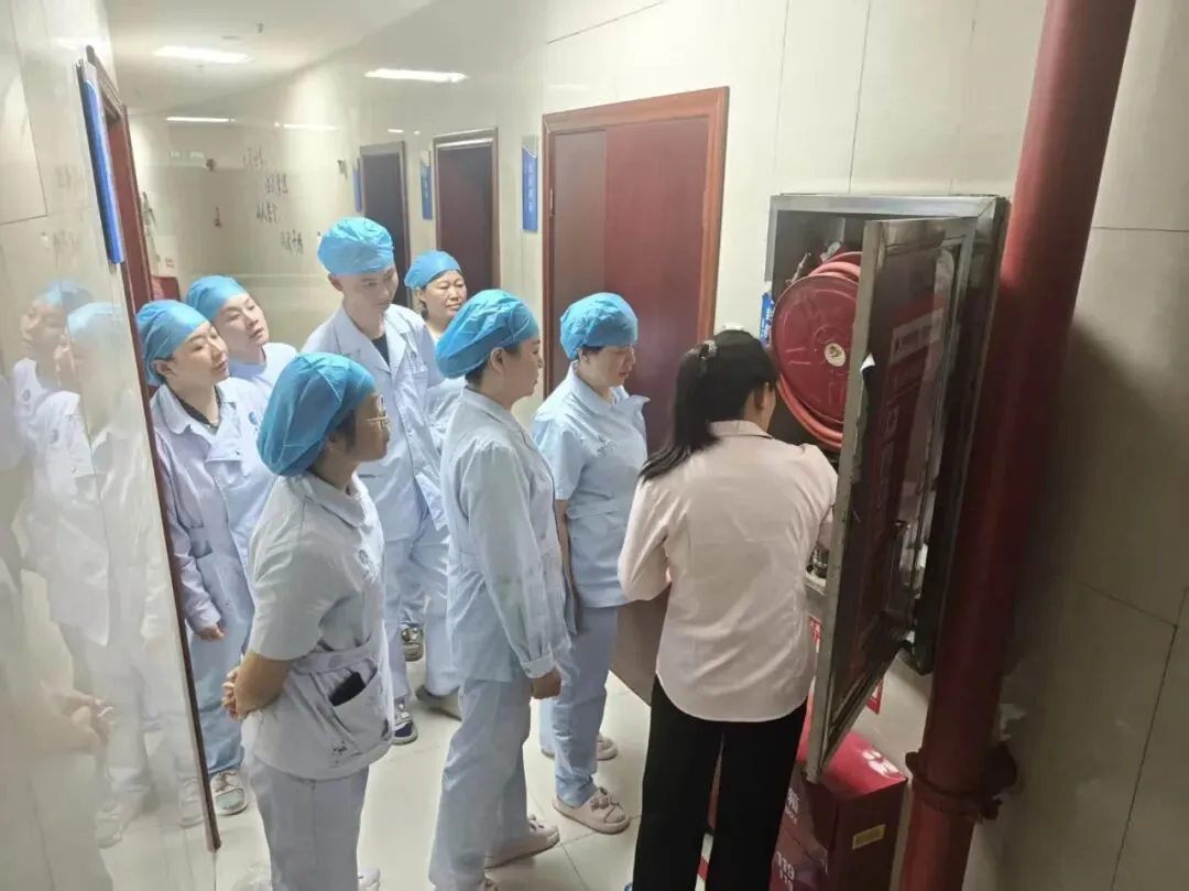 【抓实安全生产月 筑牢就医安全防线】医院开展全员消防安全专项培训暨全院安全大排查