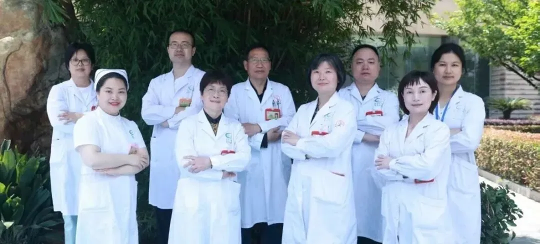 一张壁报,一次跨越:湘潭市中心医院消化内科首登国际 IBD 学术舞台