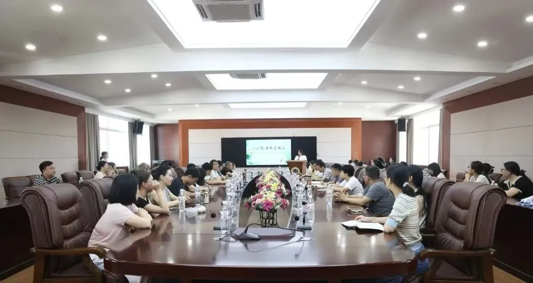 上饶广信区初中第四联盟校2025-2026学年工作总结会圆满举行