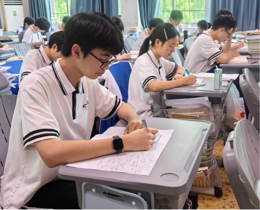 以赛筑基 数绽芳华——高一年级下学期数学基础知识竞赛