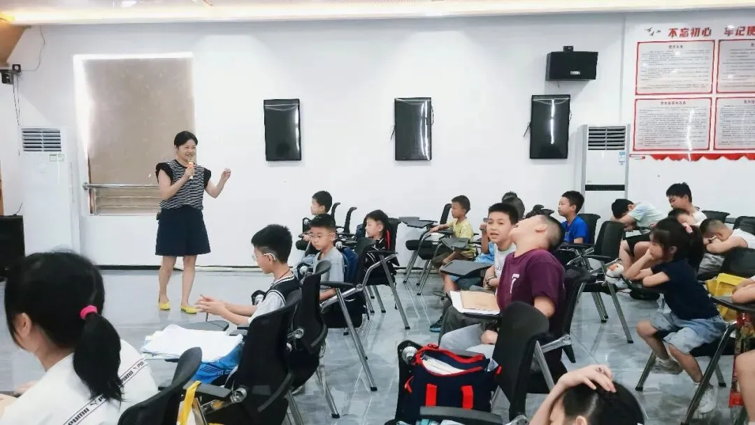 薪火赓续守初心 笃行育人庆华诞——中共湘潭市第二中学委员会开展2026年庆“七一”系列主题活动