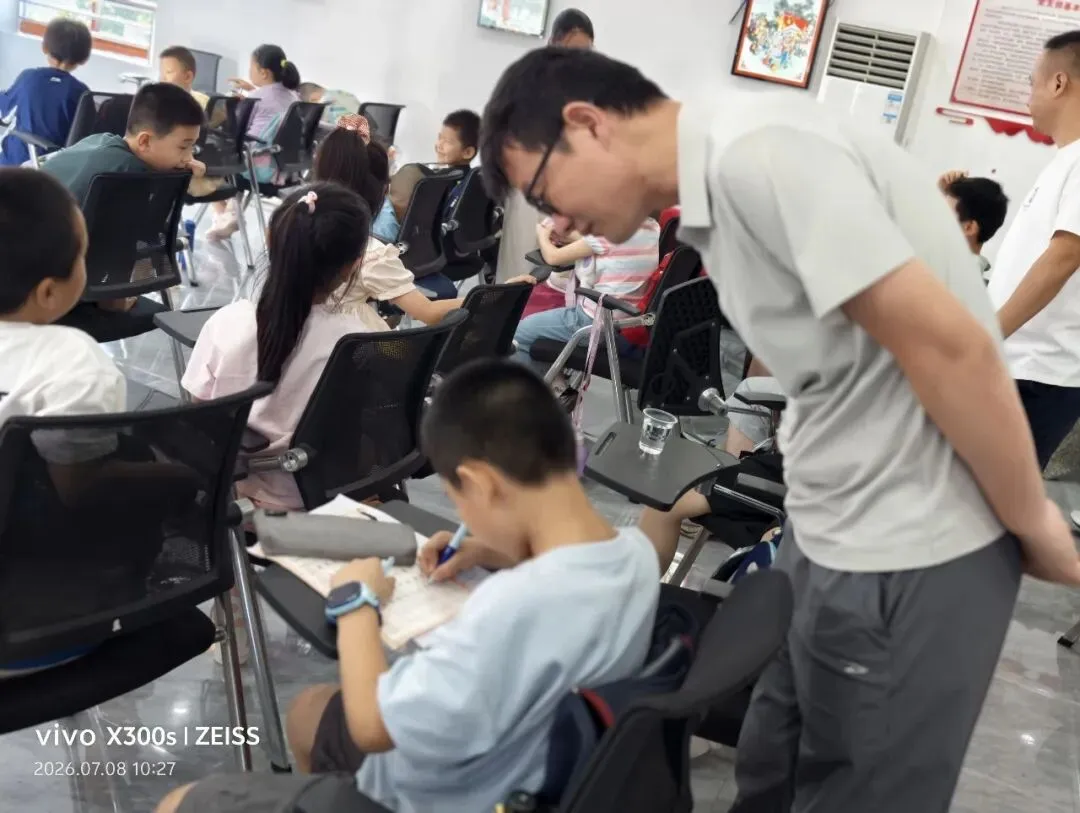 薪火赓续守初心 笃行育人庆华诞——中共湘潭市第二中学委员会开展2026年庆“七一”系列主题活动