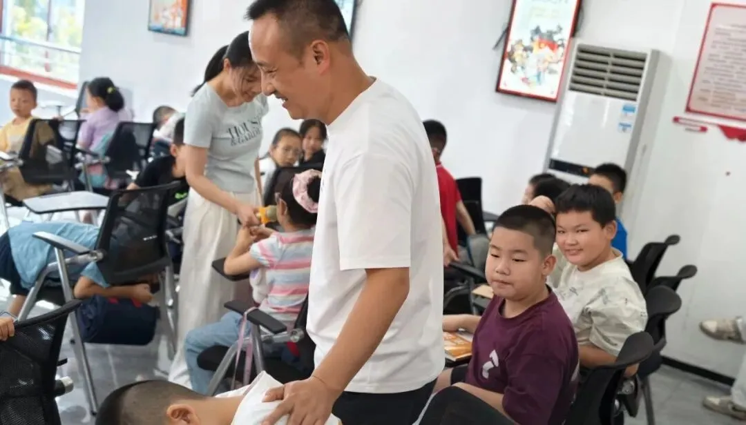 薪火赓续守初心 笃行育人庆华诞——中共湘潭市第二中学委员会开展2026年庆“七一”系列主题活动