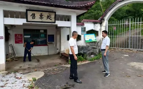 江西玉山县双明镇开展七月份“安全防范警示日”活动