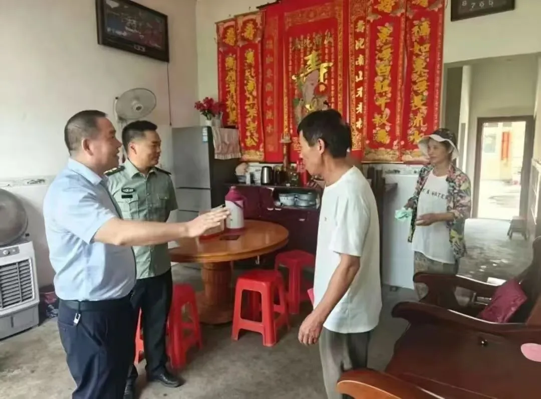 上饶玉山县岩瑞镇开展“八一”建军节系列活动         