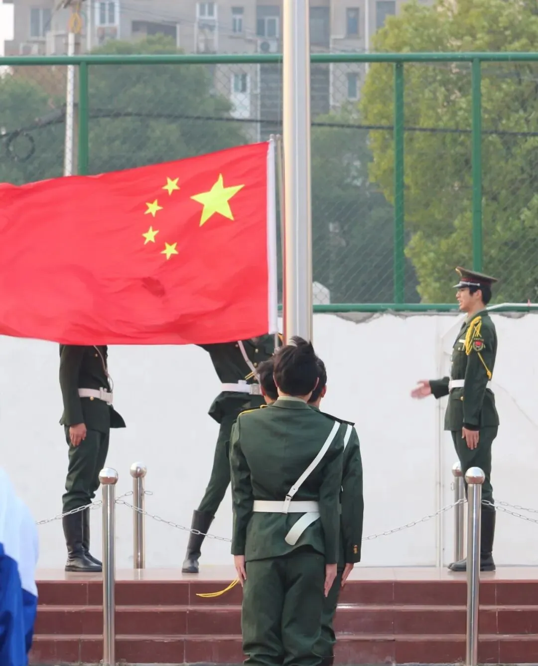 青春接力 强国有我 ——湘机中学2026级新生军训顺利开营
