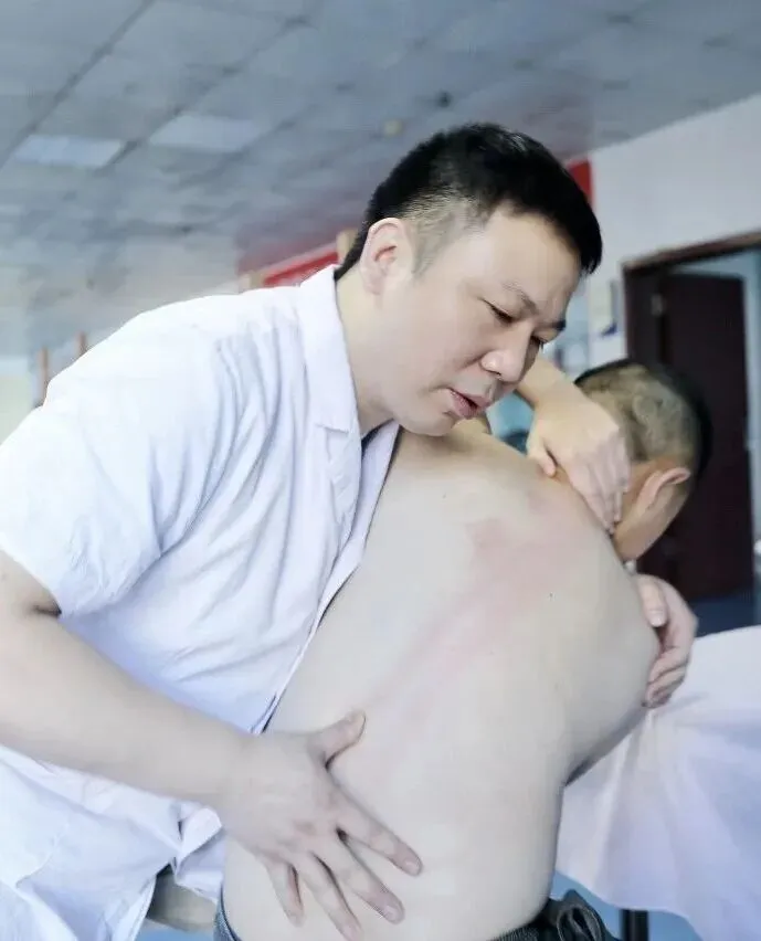 医师节特辑|医师的AB面,双面皆风华