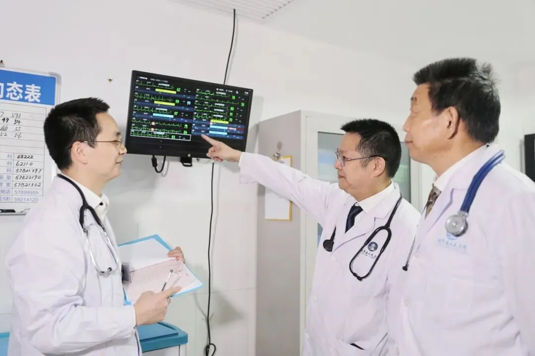 医师节特辑|医师的AB面,双面皆风华
