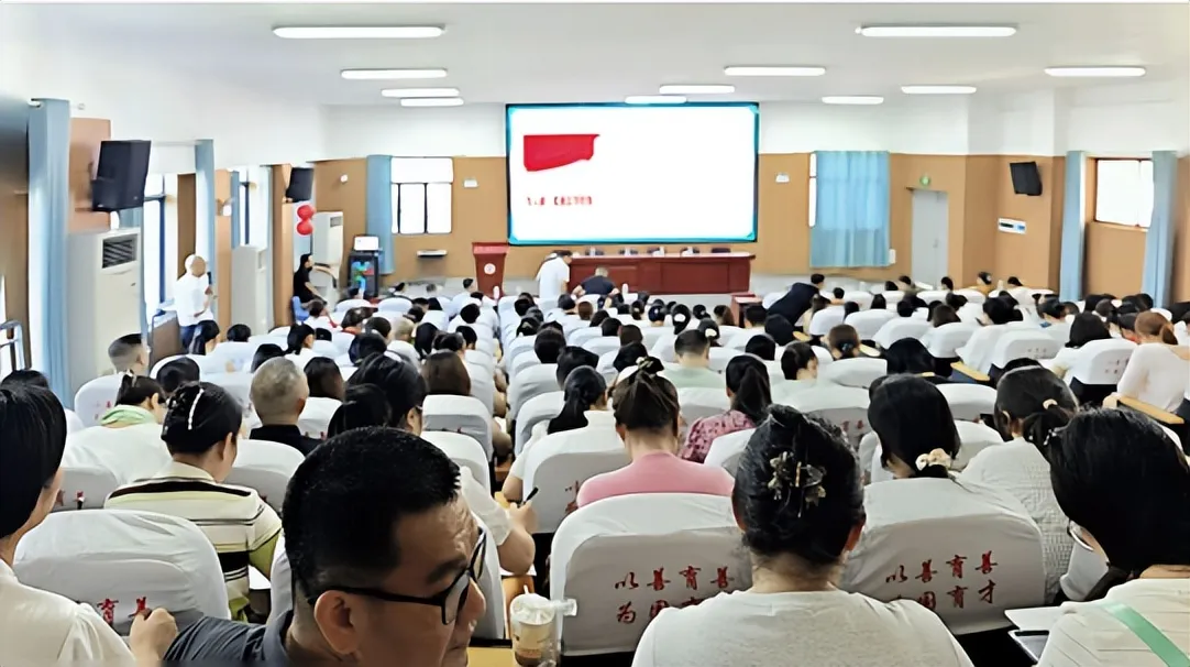 弘扬教育家精神 智启教育新未来 ——湘潭县教师进修学校“莲乡行”公益师训第三站走进湘潭子敬中学