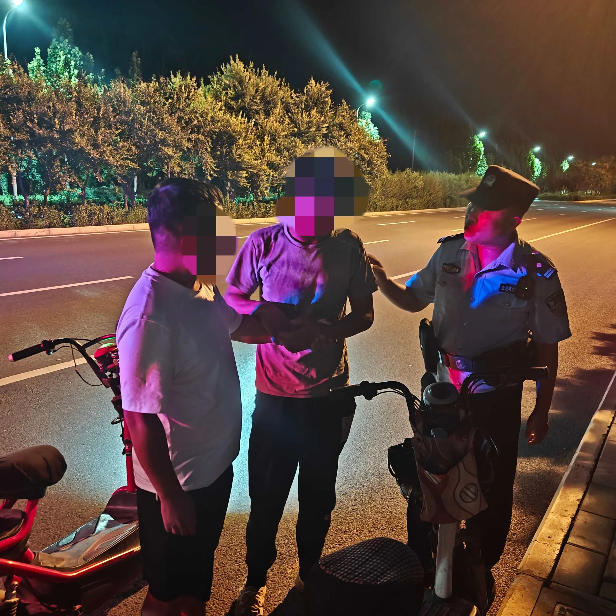 深夜巡逻遇险情 邯郸经开民警暖心救助醉酒男子平安归家