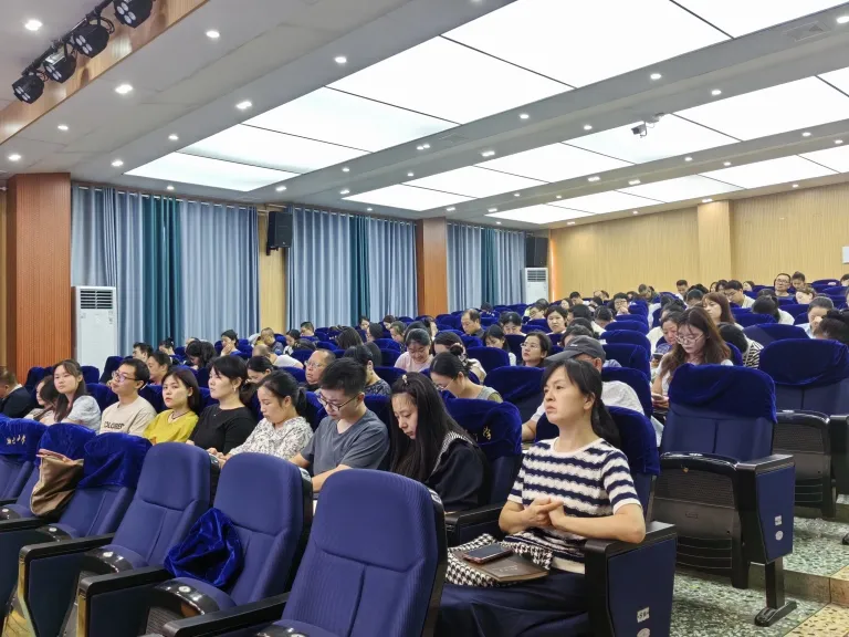 湘机中学智慧教育校本培训“蓄能”开学