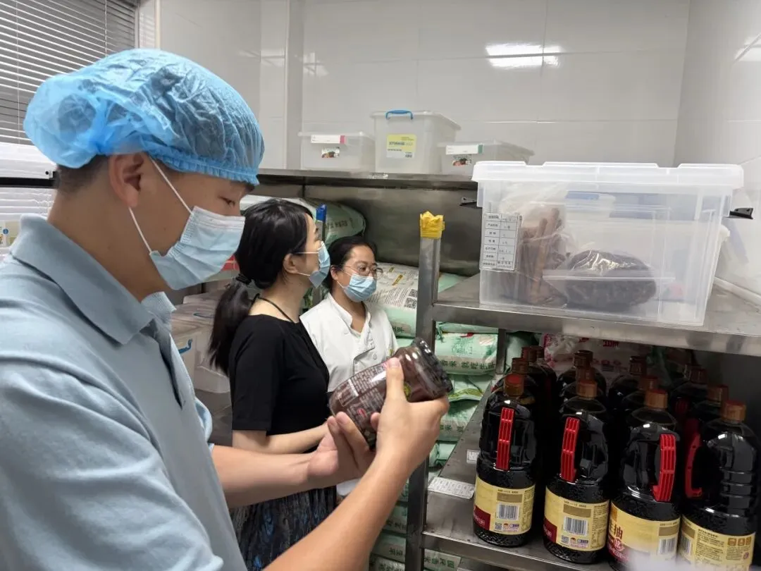 开启“开学第一课”专项监督 筑牢校园安全廉洁防线——湘机中学纪委开展开学首日综合巡查工作