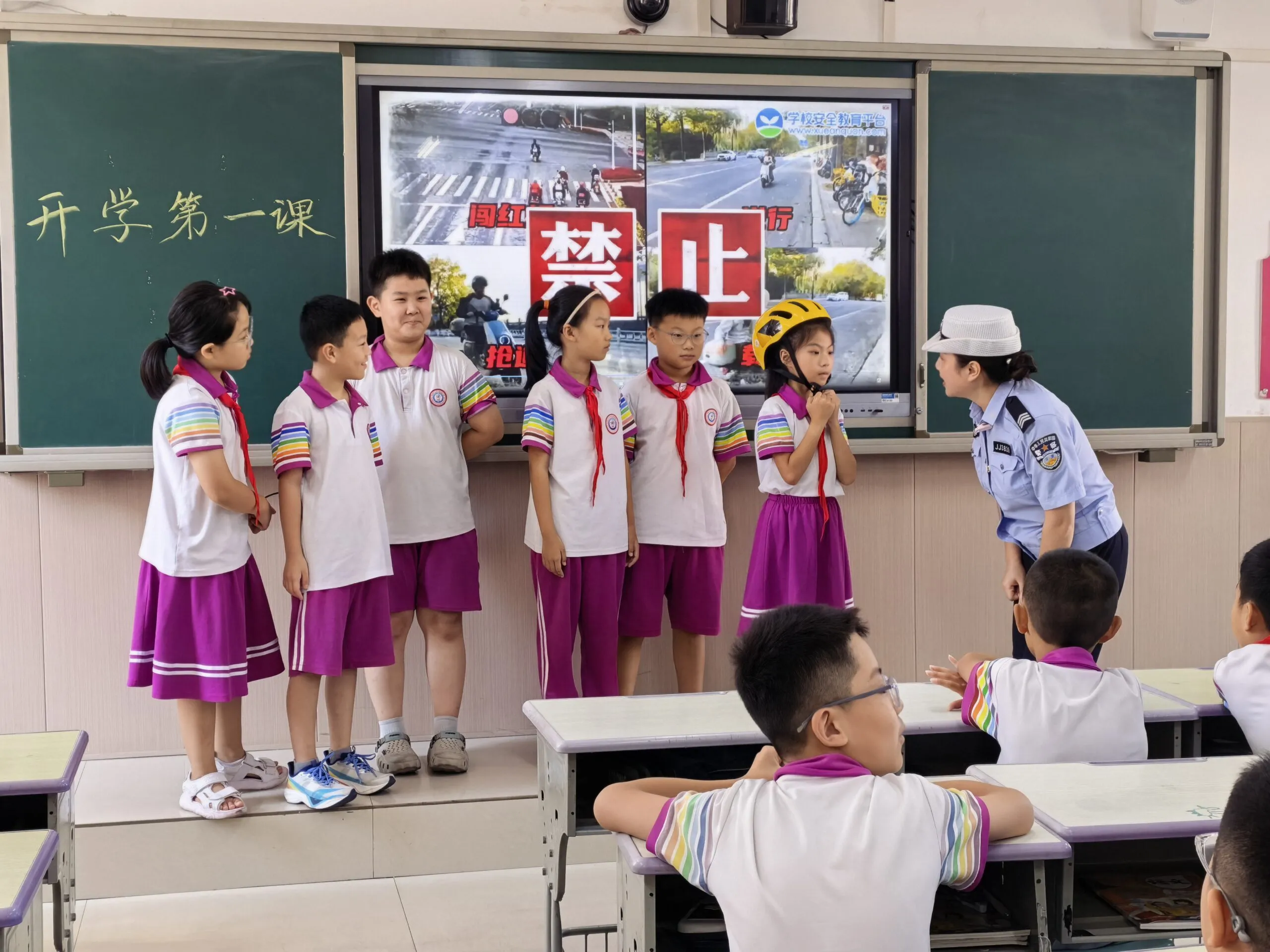 警”彩开学第一课,邯郸峰峰交警守护学子平安求学路