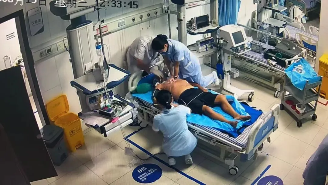 紧密型医共体急救网 打通胸痛生命通道 ——县域多学科接力,成功救治转运途中心脏骤停心梗患者