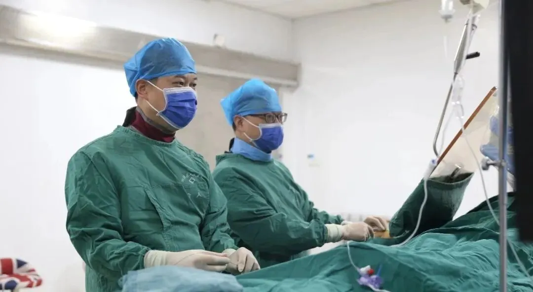紧密型医共体急救网 打通胸痛生命通道 ——县域多学科接力,成功救治转运途中心脏骤停心梗患者