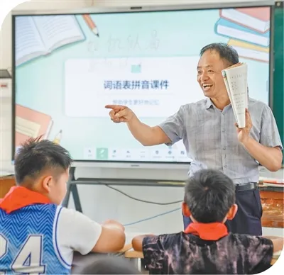 坚守,在落松地小学