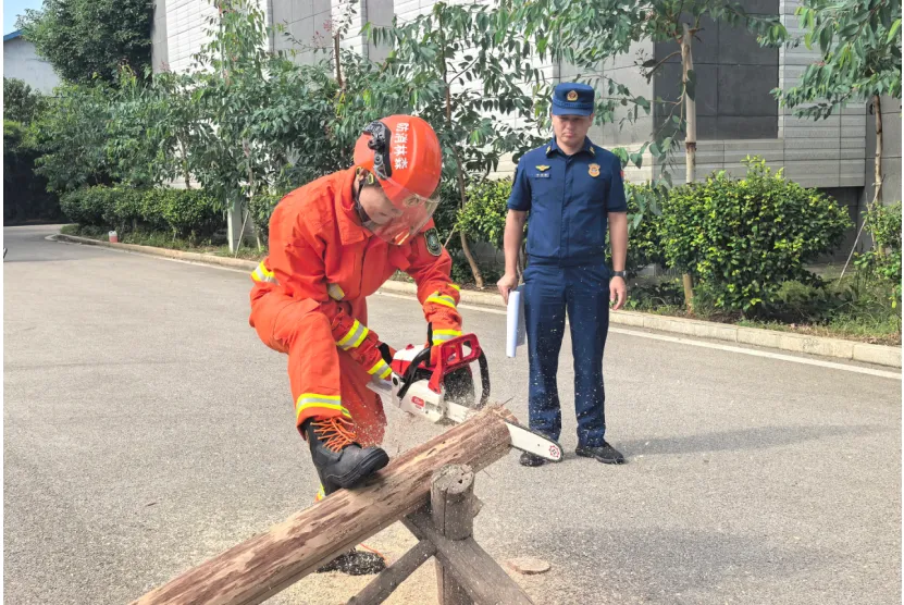 湘潭县:以训促战 锻造森林消防“铁军”