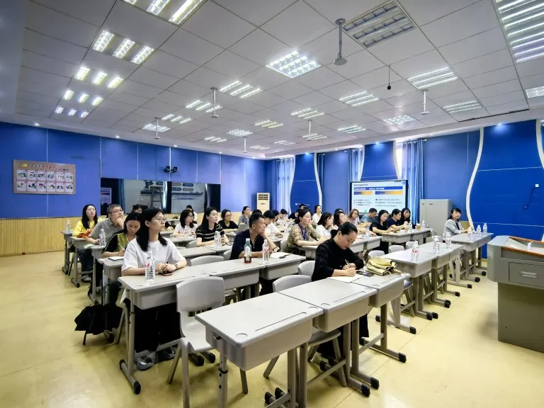 智汇湘机,共研致远——湘机中学举行国培访学活动