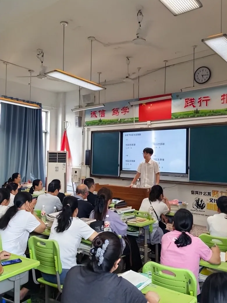校携手齐助力，筑梦护航赢高考——湘机中学召开高三年级家长会