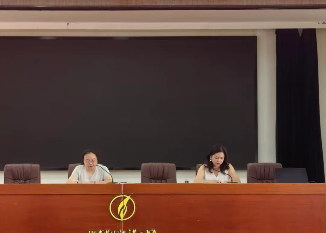赋能自主管理,助推学风建设——湘潭市二中开展新学期学习委员培训活动