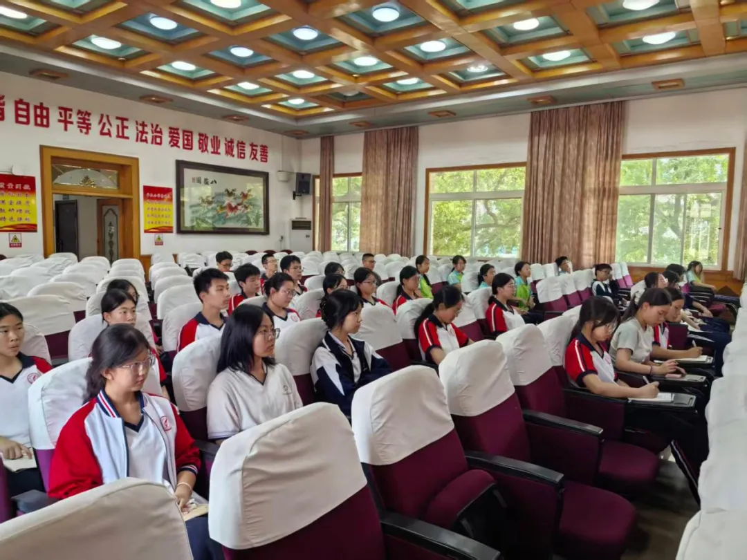 赋能自主管理,助推学风建设——湘潭市二中开展新学期学习委员培训活动