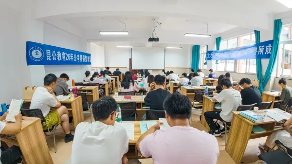 匠心守教育初心 深耕本土教研 护航学子逐梦公职之路