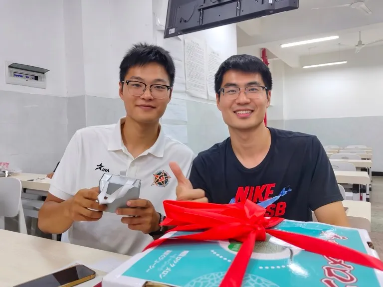 一蓝育青,共同成长——湘机中学举行2026-2027学年师徒结对仪式