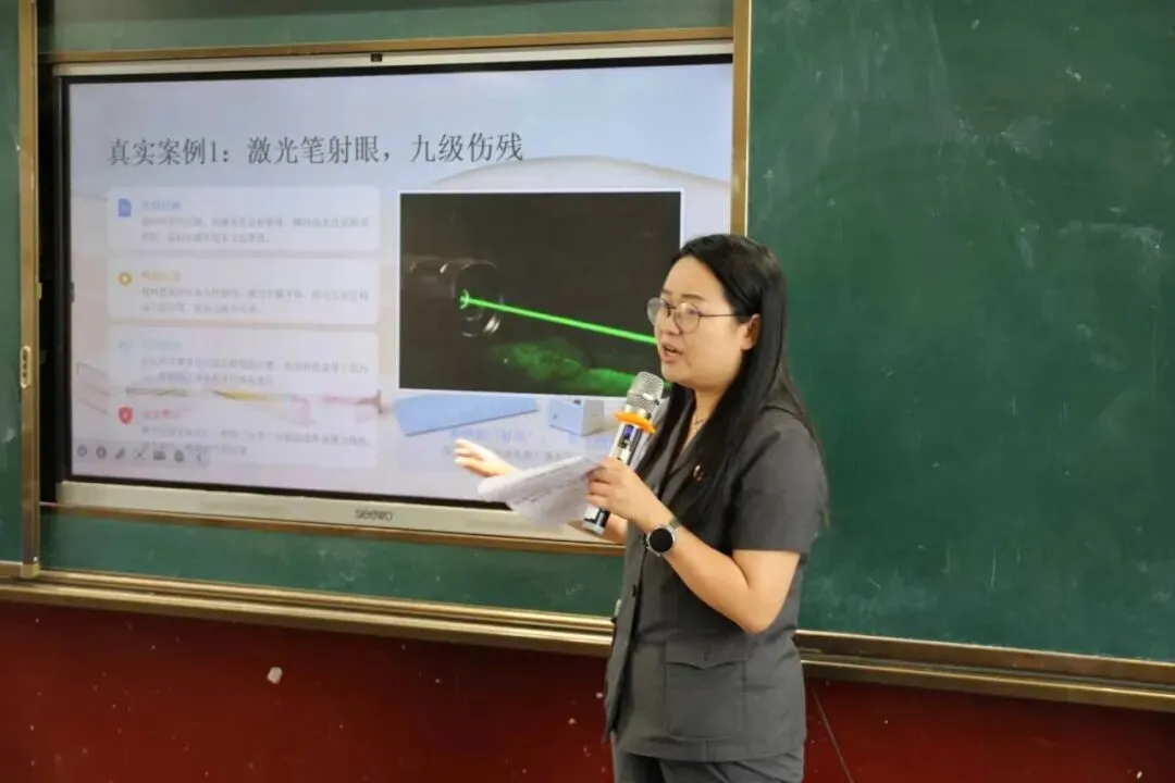 法治护航 守护成长——湘潭县法院走进月形小学