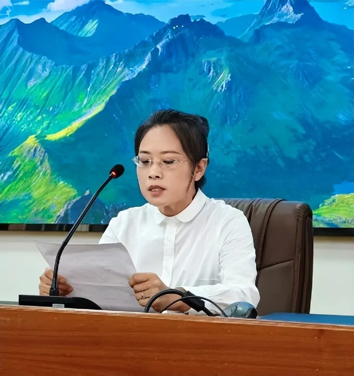 青蓝相继传薪火,弦歌不辍育桃李——湘潭市第二中学举行2026年度“青蓝工程”师徒结对仪式