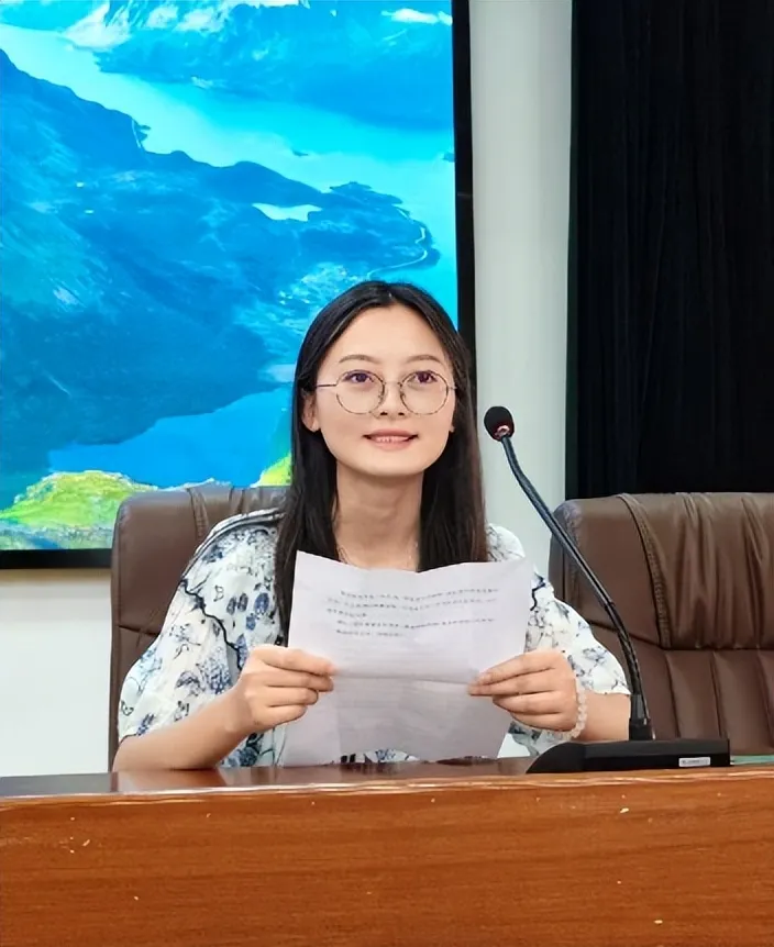 青蓝相继传薪火,弦歌不辍育桃李——湘潭市第二中学举行2026年度“青蓝工程”师徒结对仪式