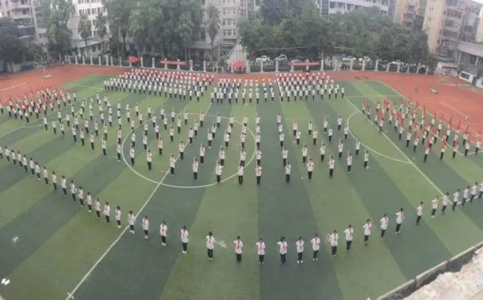 向党代会报告   党建领航铸魂 莼香育人兴校——湘潭市第二中学以高质量党建引领交出“学有优教”的时代答卷