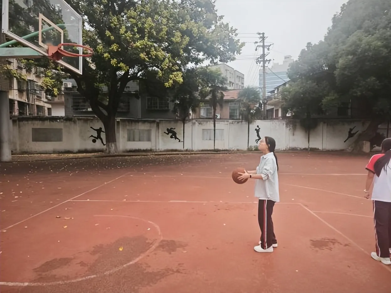 青春燃动莼园 热血不负韶华——湘潭市二中2026年下学期“莼园杯”校园篮球赛