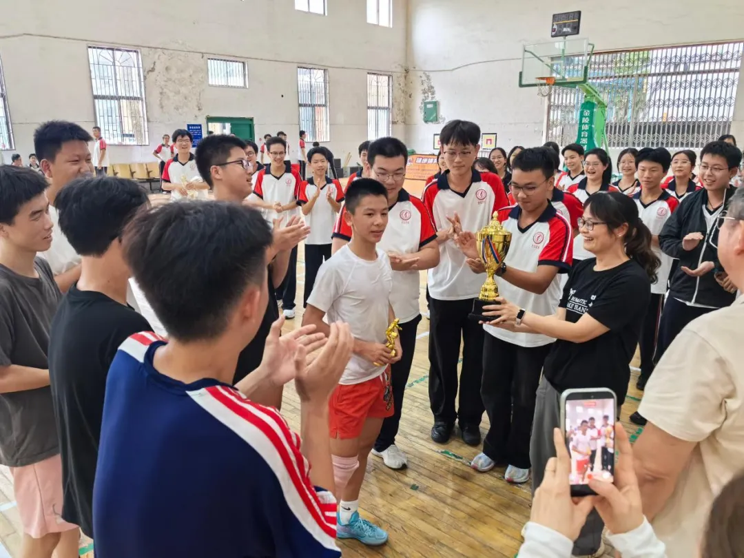 青春燃动莼园 热血不负韶华——湘潭市二中2026年下学期“莼园杯”校园篮球赛