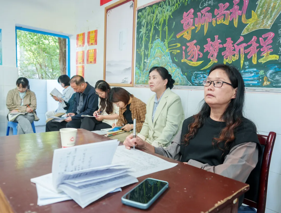 精准视导明方向 研思聚力促提升——县教研室莅临我校开展教学视导