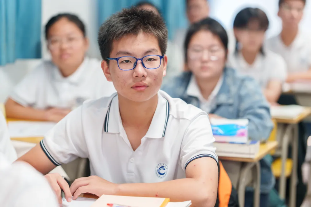 精准视导明方向 研思聚力促提升——县教研室莅临我校开展教学视导