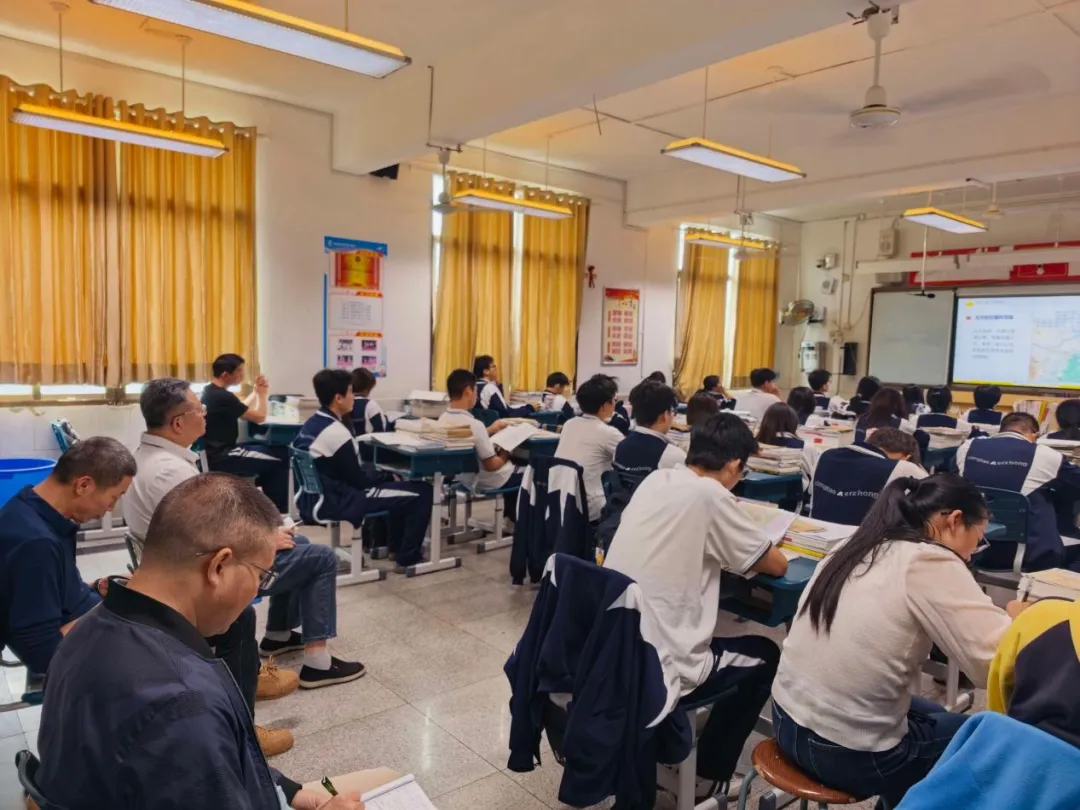 深耕备考课堂,问诊复习实效——我校开展推门听课暨高三课堂教学专项督导活动