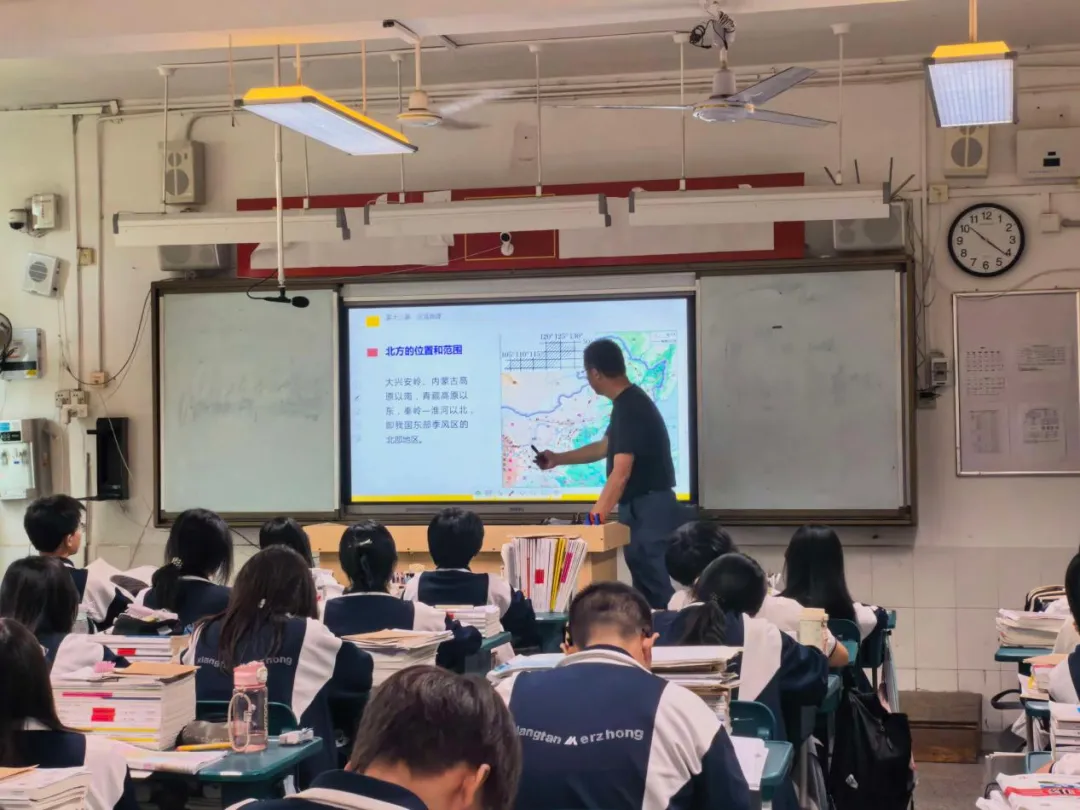 深耕备考课堂,问诊复习实效——我校开展推门听课暨高三课堂教学专项督导活动