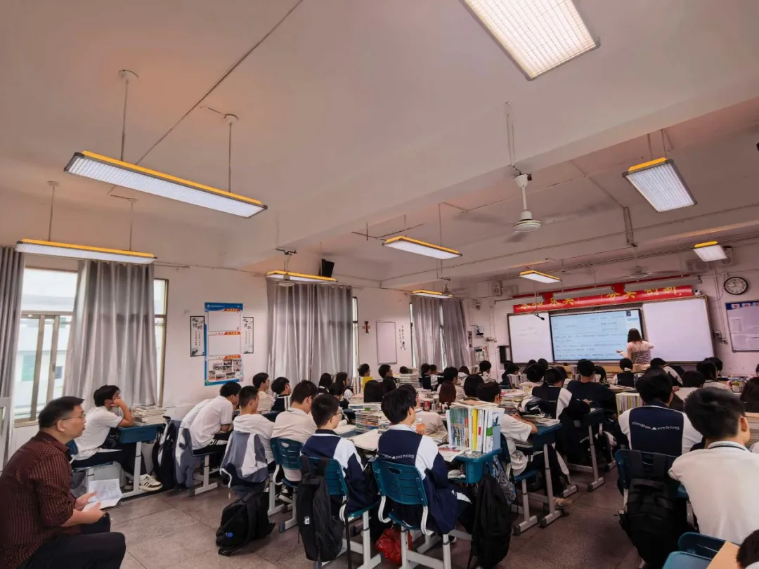 深耕备考课堂,问诊复习实效——我校开展推门听课暨高三课堂教学专项督导活动